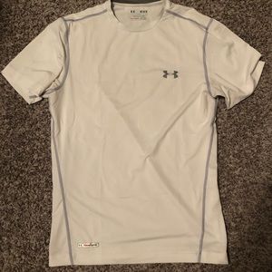 NWOT Men’s UA shirt